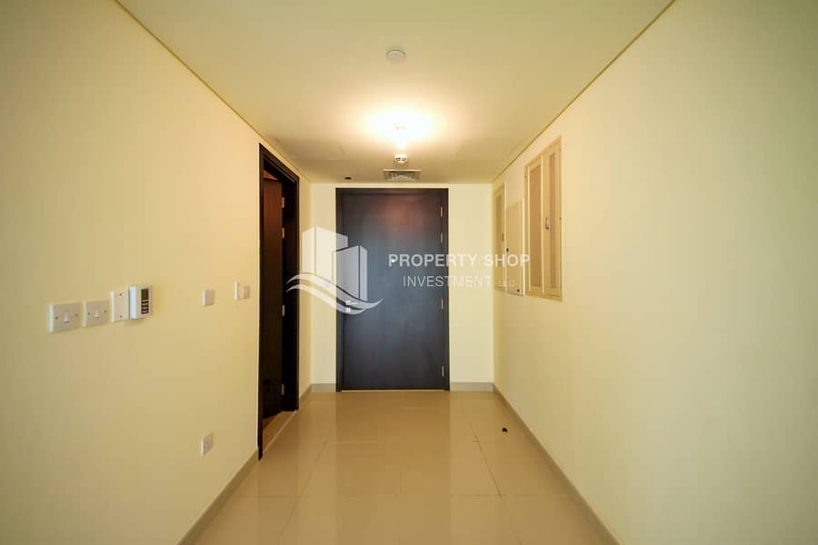 9 2-bedroom-apartment-al-reem-island-marina-square-tala-tower-foyer. JPG