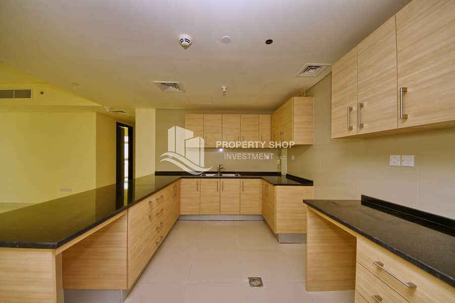 11 2-bedroom-apartment-al-reem-island-marina-square-tala-tower-kitchen. JPG