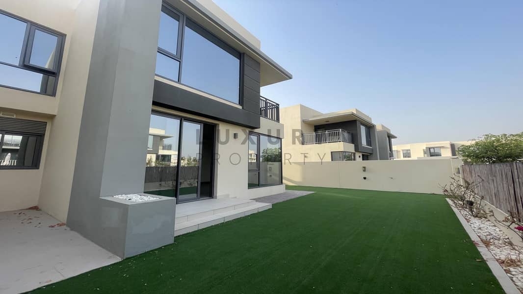 Luxury Living Style | High Quality | Near to Pool Luxury Living Style | High Quality | Near to Pool