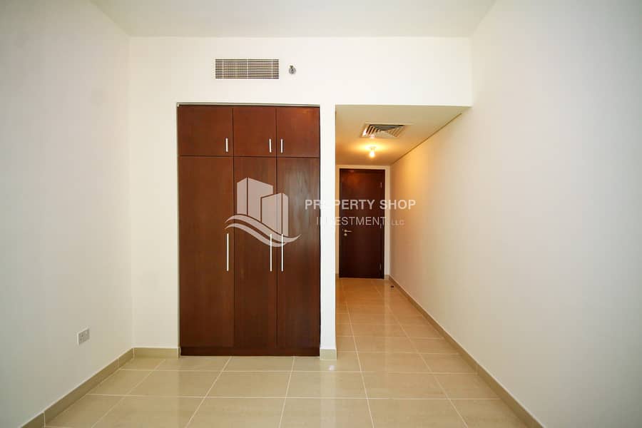 9 2-bedroom-apartment-al-reem-island-marina-square-al-maha-tower-cabinet. JPG