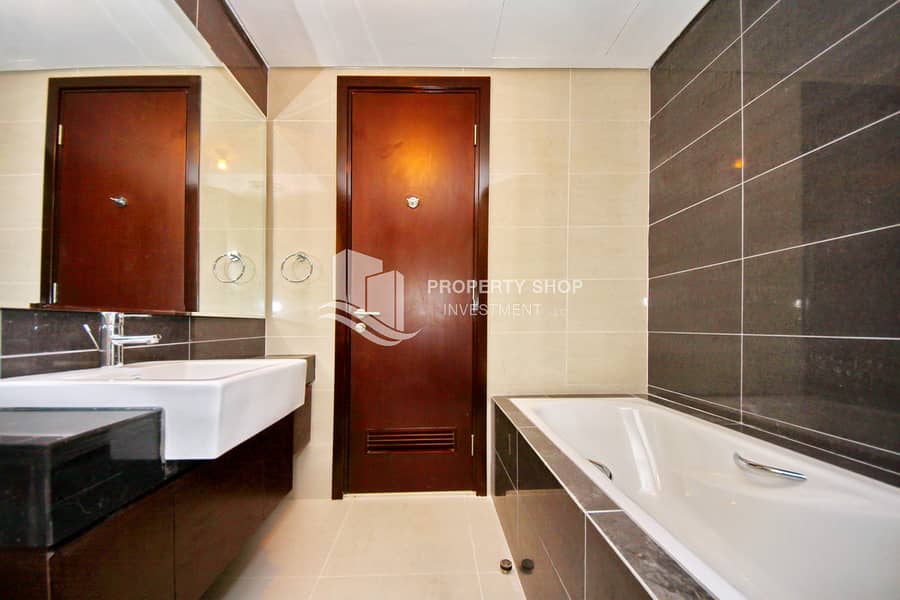 15 2-bedroom-apartment-al-reem-island-marina-square-al-maha-tower-master-bathroom-1. JPG