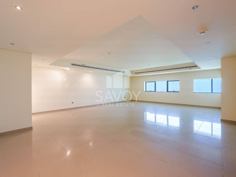 Spacious 4-Bedroom apartment with facilities