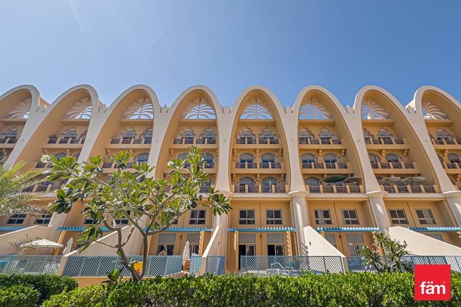位于朱美拉棕榈岛，萨拉伊公寓 3 卧室的公寓 325000 AED - 7963985