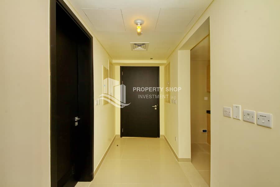 9 1-bedroom-apartment-al-reem-island-marina-square-tala-tower-foyer. JPG