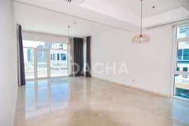 Spacious 1 Bed with Large Terrace / Burj View