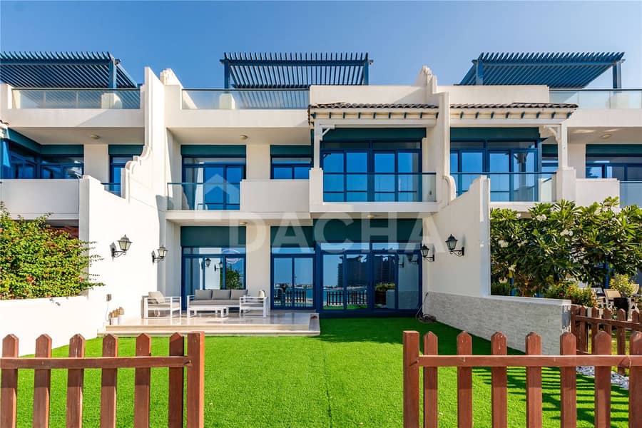 EXCLUSIVE / Stunning Vacant Beach Villa