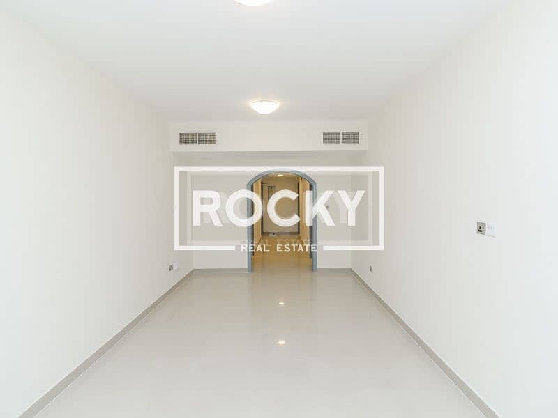 5 Rocky Real Estate - Bur Dubai - Al Mankhool - Imperium 2 - Apartment  (6 of 15). JPG