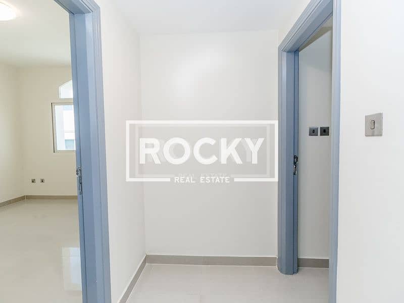 6 Rocky Real Estate - Bur Dubai - Al Mankhool - Imperium 2 - Apartment  (7 of 15). JPG