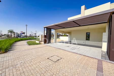 4 Bedroom Villa for Rent in Dubai South, Dubai - CORNER UNIT – SINGLE ROW – New Villa 4 br + Maids