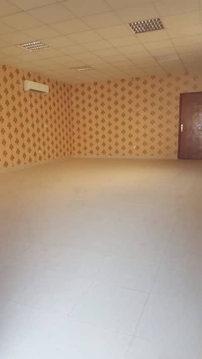 Well maintained & spacious molhaq villa for rent 3BHK majlis located at Masoudi area Well maintained & spacious molhaq villa for rent 3BHK majlis located at Masoudi area