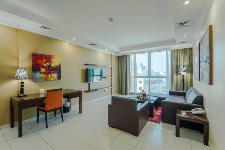 4 living room 01. JPG