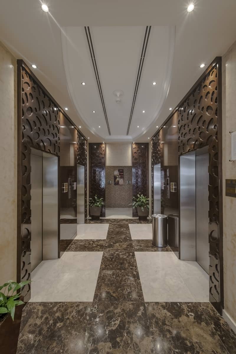 12 Corridor 01. jpg