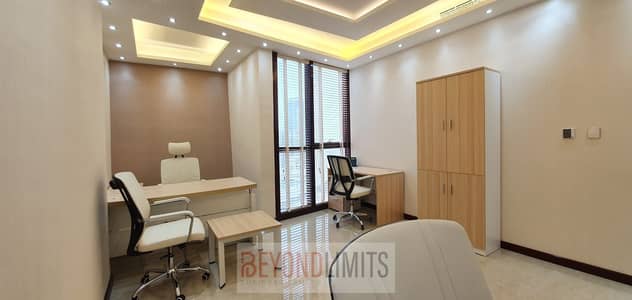 Офис в аренду в Бизнес Бей, Дубай - Service_Office_Photo_Window-6. jpg