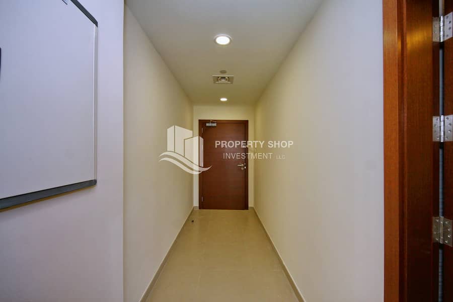11 2-bedroom-apartment-al-reem-island-shams-abu-dhabi-gate-tower-foyer. JPG