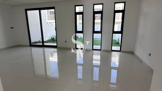 3 Bedroom Townhouse for Sale in DAMAC Hills 2 (Akoya by DAMAC), Dubai - Type-R2M | Middle Unit | Spacious | Vacant