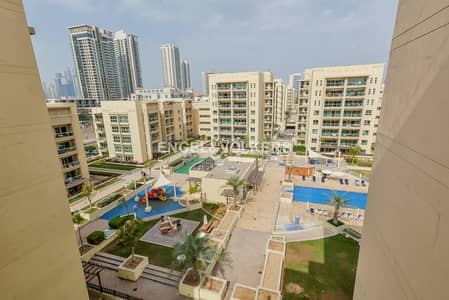 Exclusive| Pool view| New to market| Bright Exclusive| Pool view| New to market| Bright