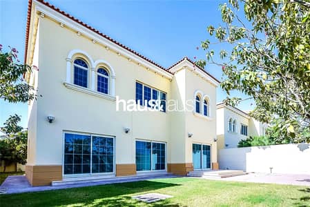 4 Bedroom Villa for Sale in Jumeirah Park, Dubai - Brand new listing with haus and haus !