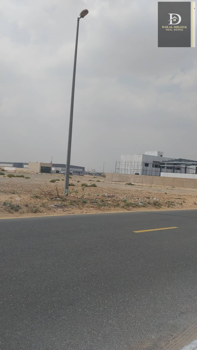 For sale in Sharjah, Al Sajaa Industrial Area
 For sale. . 3 lands next to each other in one row
 In Al-Hano Al-Jadeed, all nationalities are free to own

 Block 2

 Next to the mosque. . 

 Each plot is 14,531 feet

 Total area is 43,593 feet

 The final pr