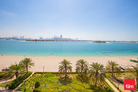 2 Bedroom Apartment for Rent in Palm Jumeirah, Dubai - Resort Style Living| Beachfront| sea views