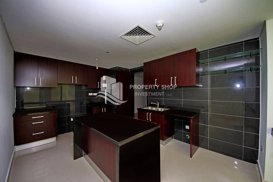 6 3-br-apartment-abu-dhabi-al-reem-island-marina-square-mag-5-residences-kitchen. JPG