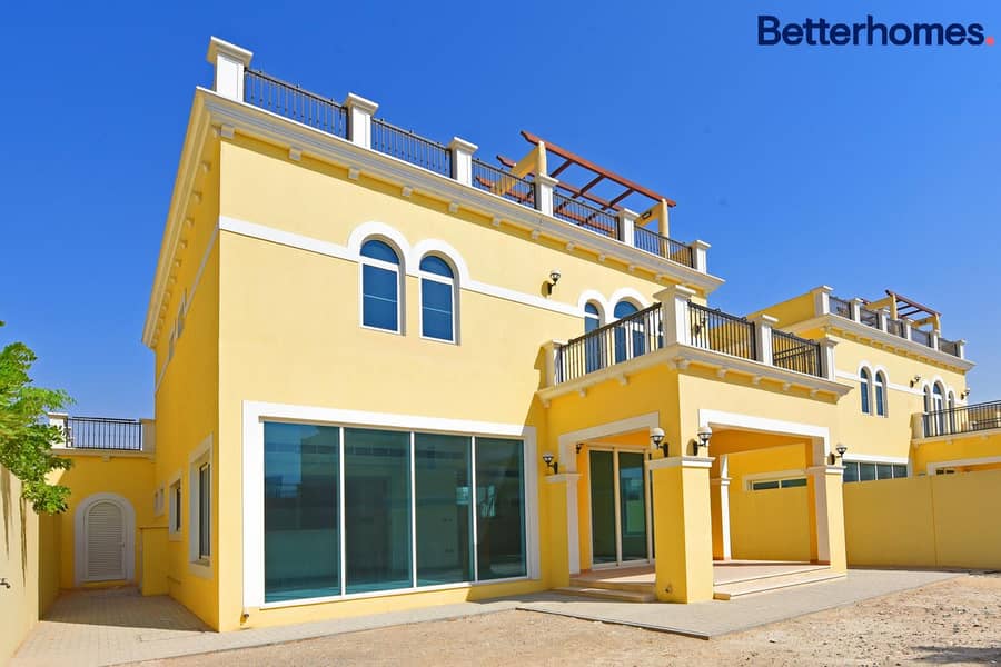 Vacant on transfer, Exclusive 4 Bed + Maid Legacy Nova Villa Jumeirah Park