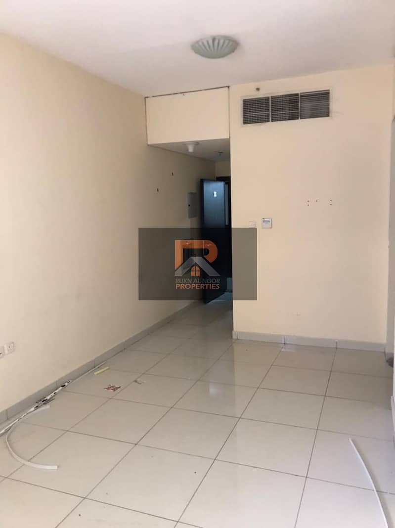 1BHK WITH CLOSE DOOR HALL CENTRAL AC GAS ONLY FAMILY  adjacent to dubai border 2 minutes walk to bus stop