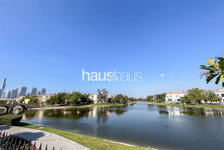 4 Bedroom Villa for Sale in Jumeirah Park, Dubai - Stunning Lake View 4 Bedroom Legacy | Call Now