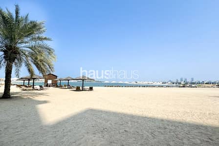 1 Bedroom Apartment for Rent in Palm Jumeirah, Dubai - Fully Furnished | Beach Access | Prime Location