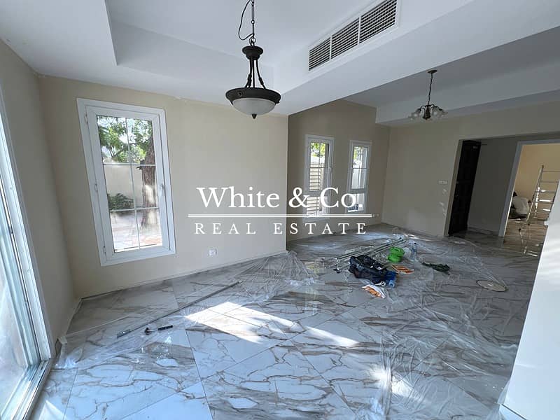Fully Upgraded | Huge Plot | End Unit Fully Upgraded | Huge Plot | End Unit