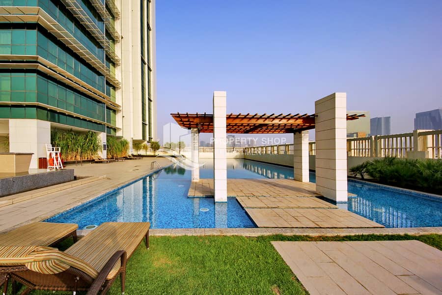 10 abu-dhabi-al-reem-island-marina-square-ocean-terrace-community-swimming-pool-2. JPG