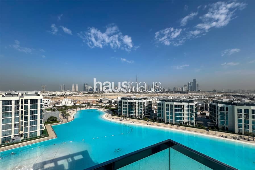 Full Lagoon and Burj Khalifa View | Maids Room