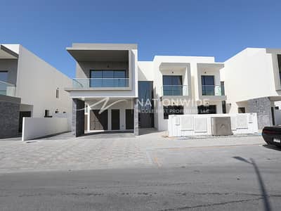 4 Bedroom Villa for Sale in Yas Island, Abu Dhabi - Fully-Furnished | Single Row Corner | Prime Area