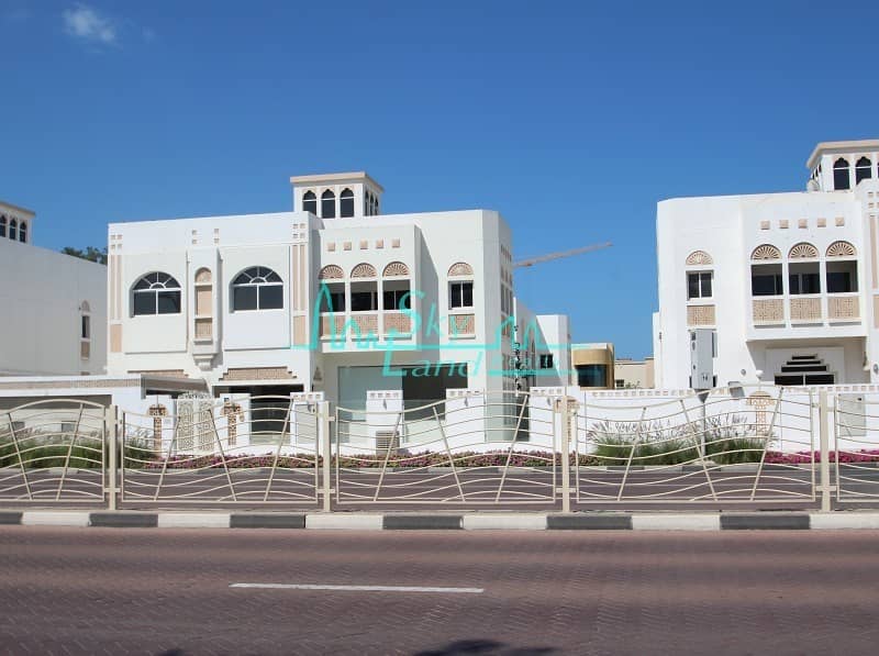 3 MONTH FREE!BEST LOCATION! LARGE COMMERCIAL VILLA NEAR THE BEACH JUMEIRAH 1