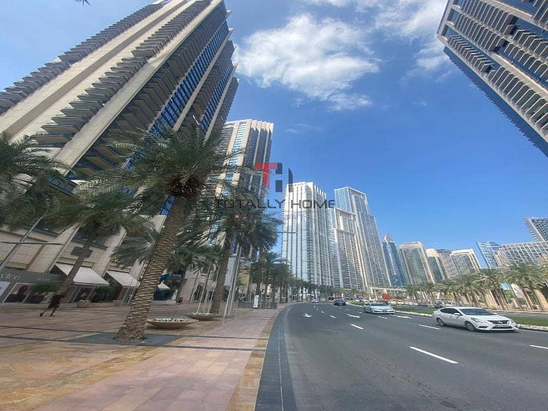 位于迪拜市中心，皇冠大厦 3 卧室的公寓 300000 AED - 8678434