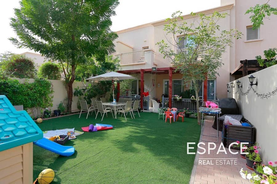 Exclusive Vacant on Transfer | Near Pool Exclusive Vacant on Transfer | Near Pool