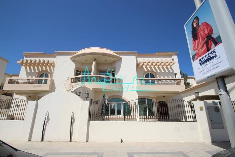 BEST LOCATION! AMAZING COMMERCIAL VILLA IN JUMEIRAH 1