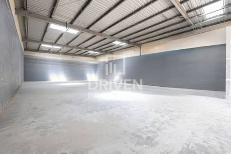 Warehouse for Rent in Al Quoz, Dubai - Vacant Spacious Warehouse | Key Location
