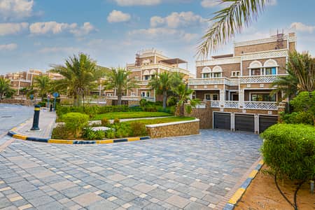 7 Bedroom Villa for Rent in Palm Jumeirah, Dubai - Dubai, Palm Jumeirah 7 BR Luxury Villa For Holiday (68). jpg