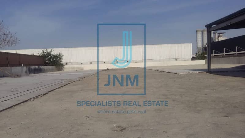 Big Commercial land for rent in Al Quoz!
