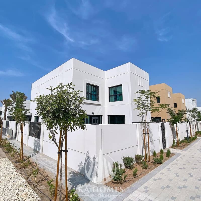 4BHK villa in Sharjah with the Smart Home system 100% complete privacy | Five-year exemption from maintenance fees Kitchen equippedwith German Bosch a