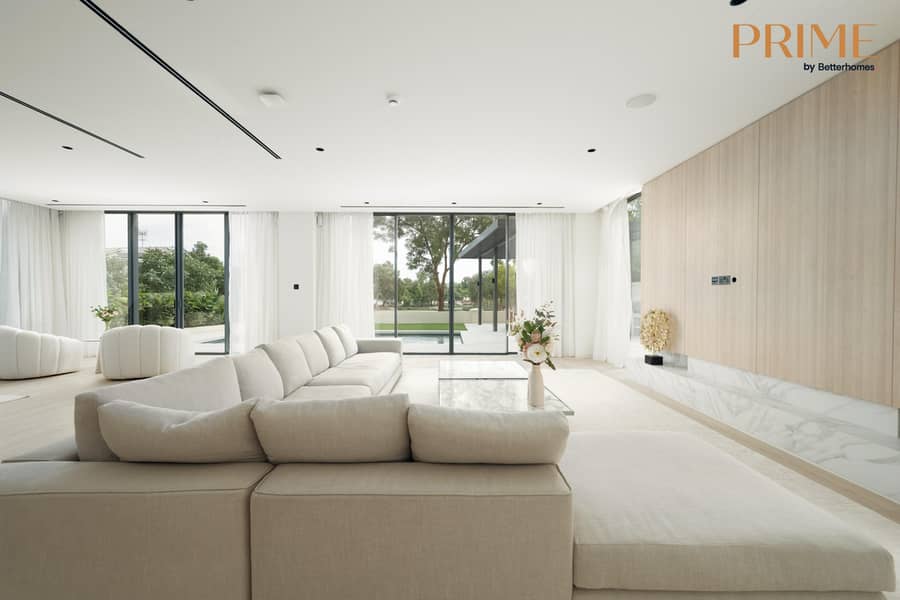 Vacant | Fully Upgraded | Modern Villa
