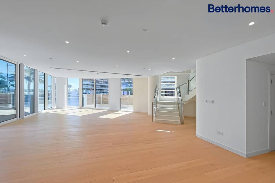 Luxury Living | Near to Amenities | Expansive Unit Luxury Living | Near to Amenities | Expansive Unit