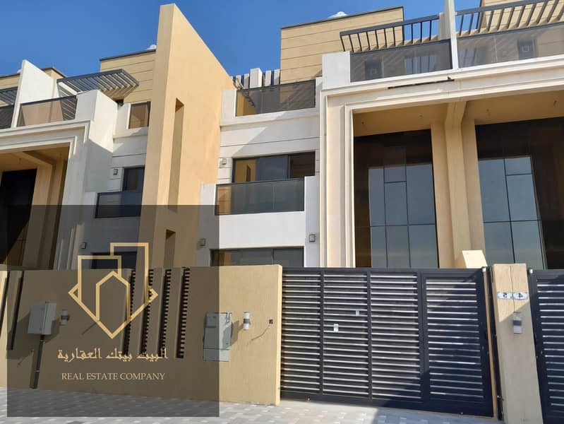 Villa for annual rent in Zahia 4 master rooms and a maid's room
