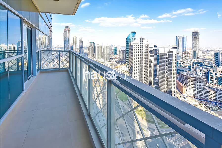 Pool and Downtown Views | Flexible Payments Pool and Downtown Views | Flexible Payments