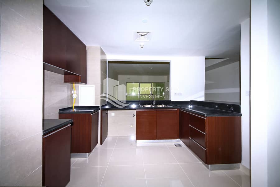 4 2-bedroom-apartment-al-reem-island-marina-square-burooj-view-kitchen. JPG