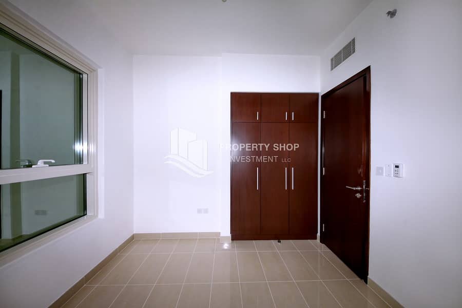 9 2-bedroom-apartment-al-reem-island-marina-square-burooj-view-bedroom. JPG