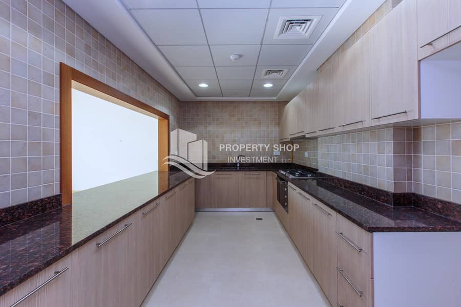 4 3-bedroom-apartment-abu-dhabi-yas-island-ansam-3-kitchen. JPG