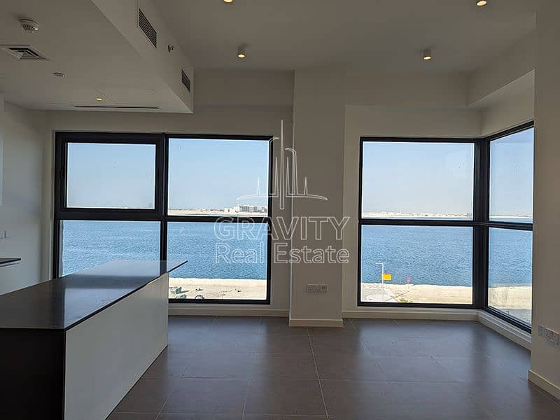 6 Spacious-living-hall-area-with-open-kitchen-and-amazing-view-of-the-sea-pixel-tower. jpg