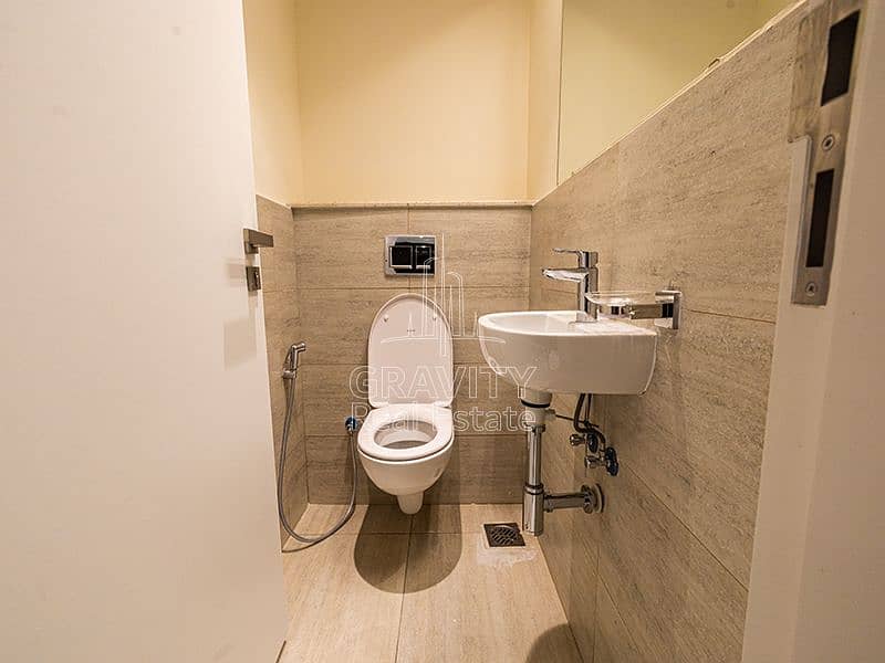 9 squeaky-clean-toilet-oasis-1-masdar-city. jpg