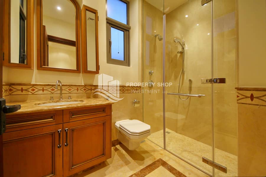 13 5-bedroom-executive-villa-abu-dhabi-saadiyat-beach-mediterranean-bathroom-3. JPG